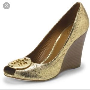 ✨Tory Burch With Logo Medallion ✨